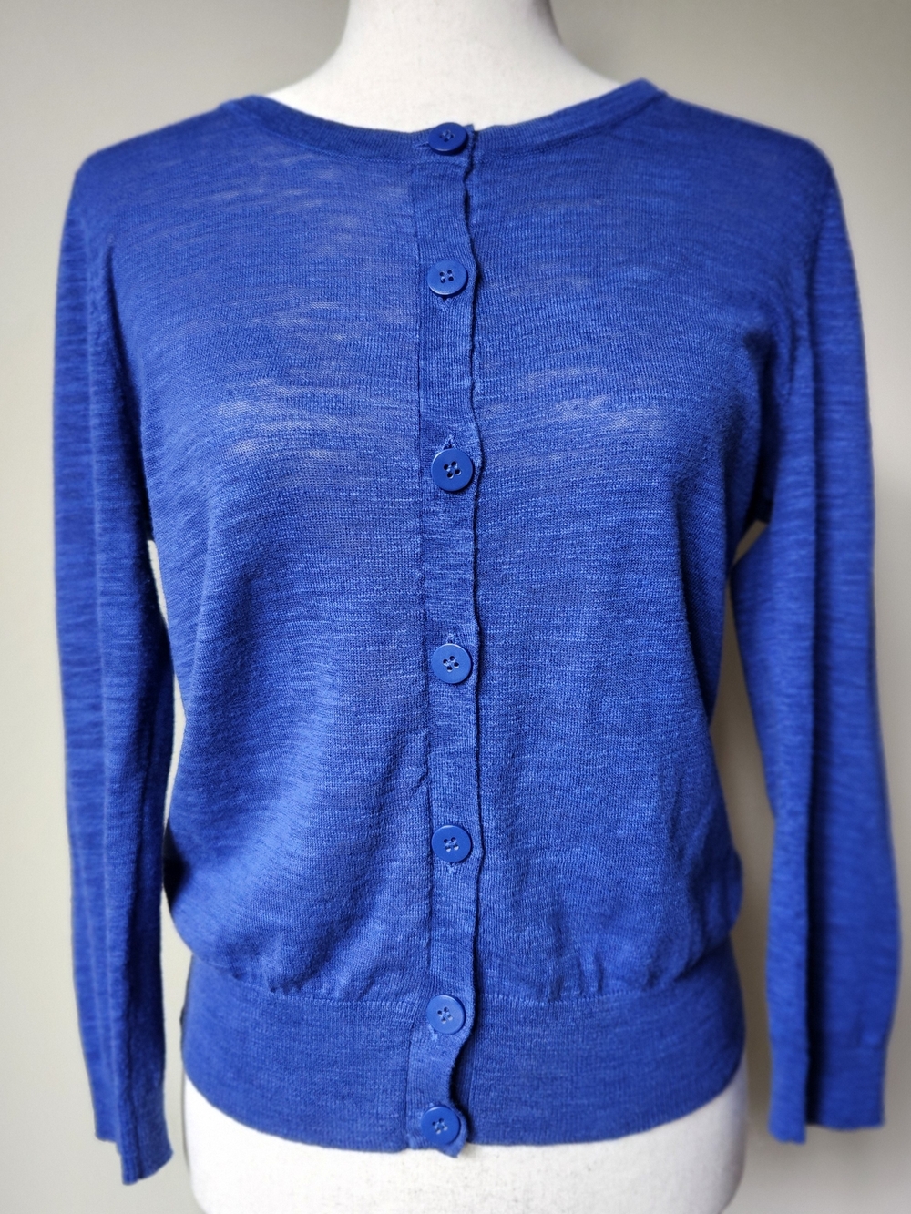Cable and Gauge Royal Blue Lightweight Knit Cardigan Sweater Size M Button Front